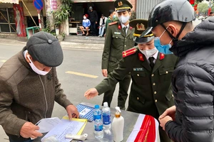  Tăng cường kiểm soát các trường hợp ra vào thành phố.