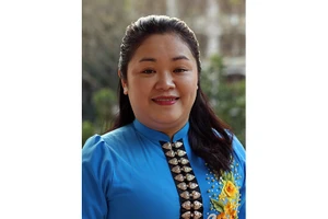 Tiếp tục coi công tác cán bộ là "then chốt của then chốt"