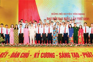 Ban Chấp hành Ðảng bộ huyện Yên Ðịnh nhiệm kỳ 2020 - 2025.