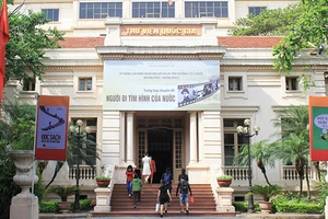 Trưng bày nhân kỷ niệm 110 năm ngày Bác Hồ ra đi tìm đường cứu nước