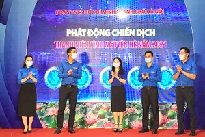Các đồng chí Bí thư, Phó Bí thư Thường trực, Phó Bí thư Thành đoàn Hà Nội phát động trực tuyến Chiến dịch “Thanh niên tình nguyện hè” 2021.