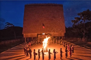 Đêm hội buôn làng. Ảnh: HÒA CAROL: Báo Dân tộc và Phát triển.