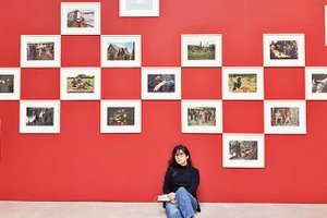 Nhà báo Nguyễn Mỹ Linh tại trung tâm nghệ thuật Gwinzegal.