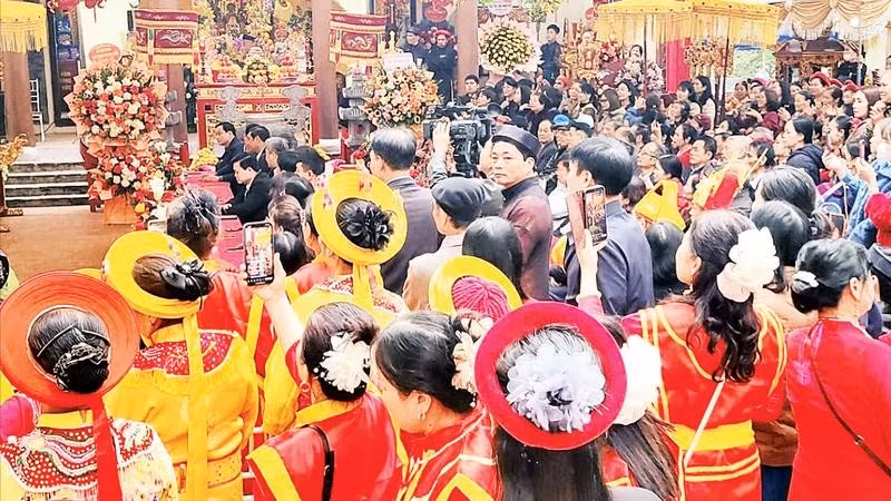 Khai mạc Lễ hội đền Kim Đằng, phường Sơn Nam, tỉnh Hưng Yên.