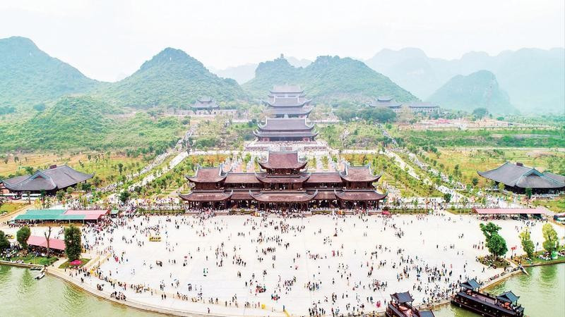 Quang cảnh khu du lịch Tam Chúc ngày đầu xuân.