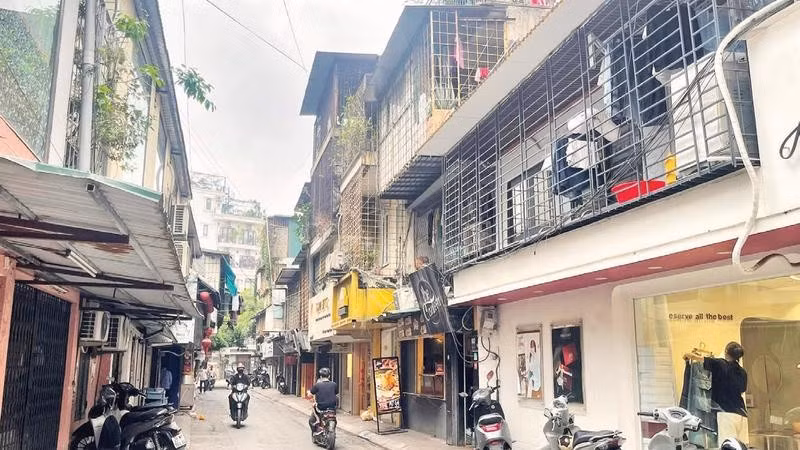 Các khu chung cư cũ sẽ sớm được cải tạo, xây dựng lại.