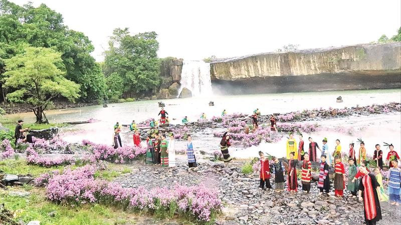 Đắk Lắk kêu gọi thu hút đầu tư phát triển du lịch cảnh quan, sinh thái, môi trường và truyền thống văn hóa.