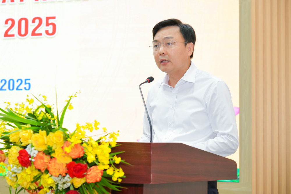 Tổng Giám đốc Tổng công ty Đường sắt Việt Nam Hoàng Gia Khánh phát biểu tại Hội nghị. dsc-9167.jpg