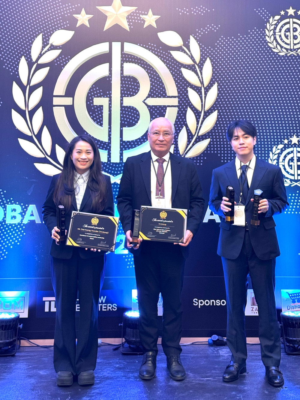 Tập đoàn TH vinh dự được trao 4 giải thưởng trong hệ thống giải Global Brands Awards 2025 tap-doan-th-vinh-du-duoc-trao-4-giai-thuong-trong-he-thong-giai-global-brands-awards-2025.jpg