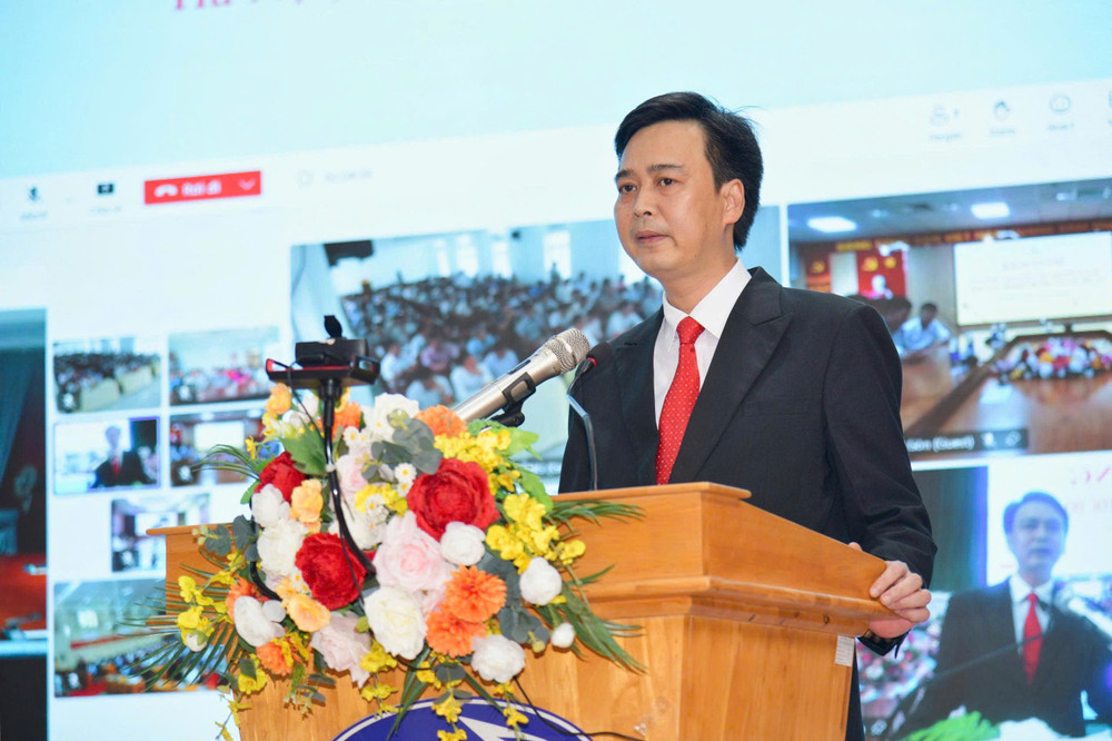 TS. Trương Trọng Vương, Hiệu trưởng trường Cao đẳng Đường sắt phát biểu tại Lễ khai giảng ts-truong-trong-vuong-hieu-truong-truong-cao-dang-duong-sat-phat-bieu-tai-le-khai-giang.jpg