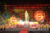 Chương trình nghệ thuật “Người về với non sông”.