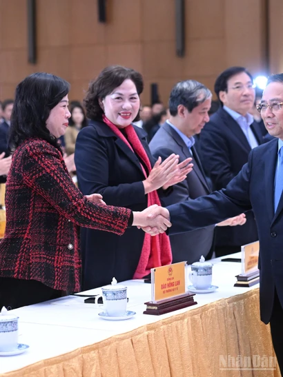 Thủ tướng Phạm Minh Chính - Chủ tịch Hội đồng Thi đua-Khen thưởng Trung ương đến dự và chủ trì Lễ phát động Phong trào thi đua.