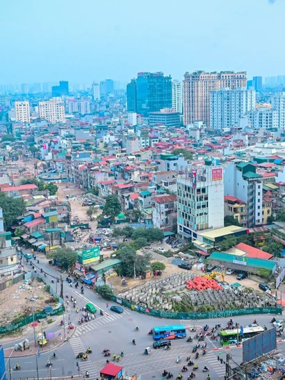 Dự án đường Vành đai 1 đoạn Hoàng Cầu-Voi Phục có điểm đầu tại nút giao Ô Chợ Dừa và điểm cuối tại nút giao thông Voi Phục, với tổng chiều dài hơn 2,2km.