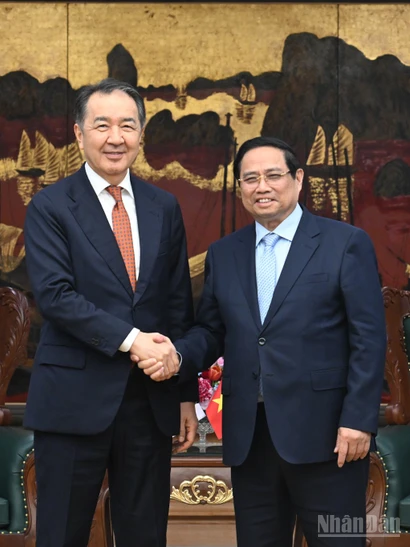 Thủ tướng Phạm Minh Chính đón ông Bakytzhan Sagintayev, Chủ tịch Hội đồng Ủy ban Kinh tế Á-Âu (EEK).