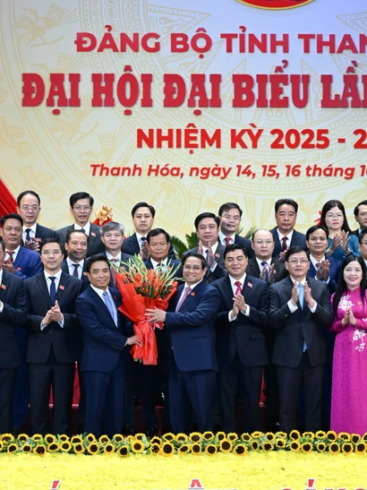 Ảnh - Trang 1 Thủ Tướng Phạm Minh Chính Tặng Hoa Chúc Mừng Ban Chấp Hành Đảng Bộ Tỉnh Thanh Hóa Nhiệm Kỳ 2025-2030.