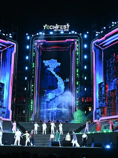 Tiết mục văn nghệ biểu diễn tại Lễ khai mạc Ngày hội Khởi nghiệp sáng tạo quốc gia 2025. 