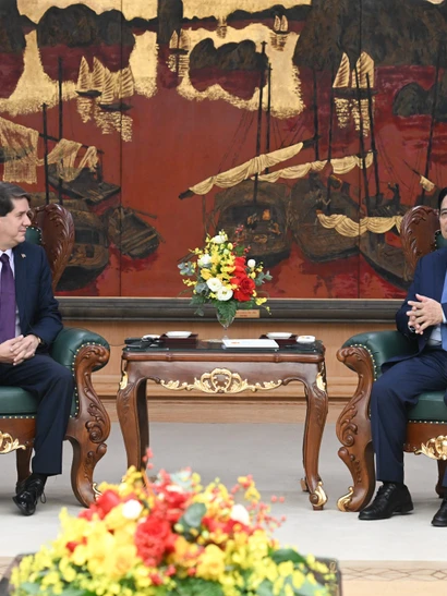 Thủ tướng Phạm Minh Chính tiếp Chủ tịch Hãng thông tấn Mỹ Latinh của Cuba (Prensa Latina) Jorge Legañoa Alonso.