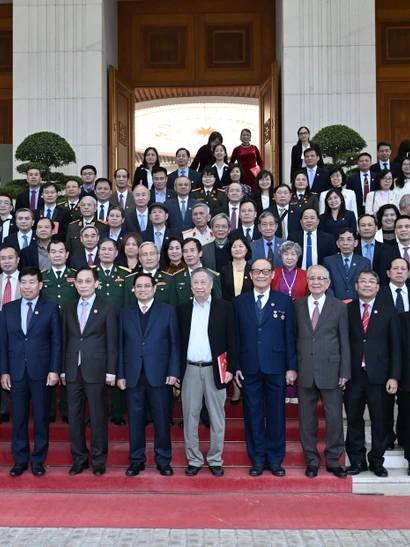 Thủ tướng Phạm Minh Chính và các đại biểu dự Lễ kỷ niệm 50 năm thành lập Ủy ban Biên giới quốc gia.