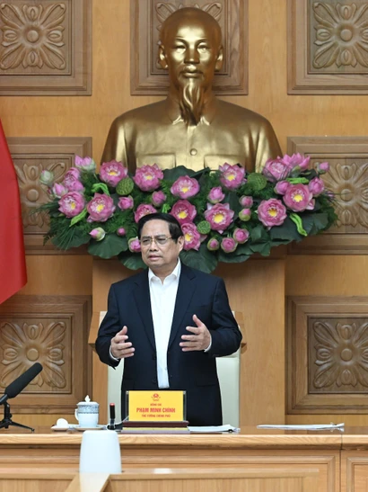 Thủ tướng Phạm Minh Chính chủ trì cuộc họp trực tuyến bàn các giải pháp triển khai “Chiến dịch Quang Trung”.