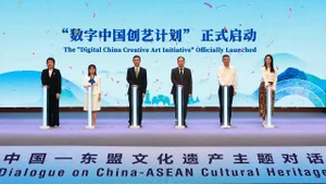 Các đại biểu khởi động chương trình hợp tác văn hóa số trong khuôn khổ Diễn đàn.