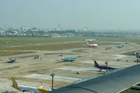 Trong dịp Tết, sản lượng bay tại Cảng Hàng không quốc tế Tân Sơn Nhất dự báo cao nhất đạt 1.075 chuyến, cho thấy áp lực điều hành bay ở mức rất cao.