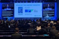 Đại diện lãnh đạo các cảng hàng không tham dự Hội nghị Airports Innovate 2025 tổ chức tại Busan (Hàn Quốc).