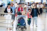 Theo thống kê, lưu lượng hành khách qua Cảng Hàng không quốc tế Nội Bài trong 6 tháng qua đạt 16,5 triệu lượt.