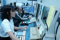 Kiểm soát viên không lưu điều hành bay tại khu vực sân bay Tân Sơn Nhất.