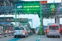 Cục Đường bộ Việt Nam đề nghị các nhà đầu tư, doanh nghiệp dự án BOT và các đơn vị liên quan xem xét, chỉ đạo trạm thu phí miễn phí dịch vụ sử dụng đường bộ cho các phương tiện vận chuyển hàng cứu trợ.