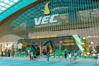 Tại Hội chợ Mùa Thu 2025 diễn ra từ ngày 25/10 đến 4/11 tại Trung tâm Triển lãm Việt Nam VEC (Đông Anh, Hà Nội), gian hàng của Vietnam Airlines đã thu hút đông đảo khách tham quan.