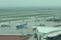 Mưa dông lớn tại khu vực Cảng Hàng không quốc tế Nội Bài sáng 7/10.