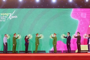 Nghi thức kích hoạt, phát động phong trào “Chung một quyết tâm xây dựng xã, phường không ma túy”.