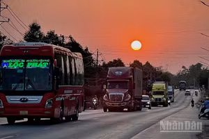 Trên các tuyến đường, theo Thông tư 53/2024/TT-BGTVT, từ nay biển báo sẽ chỉ áp dụng cho xe con và xe tải. 