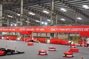 Hệ thống robot tự hành của Viettel Post đạt giải Vàng và dẫn đầu các hạng mục về robot và tự động hóa.