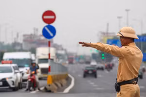 Phòng Cảnh sát giao thông Hà Nội trực 100% quân số, tăng cường tuần tra, kiểm soát trên toàn địa bàn.