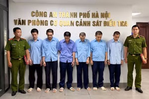 Các đối tượng trong đường dây bị bắt giữ.