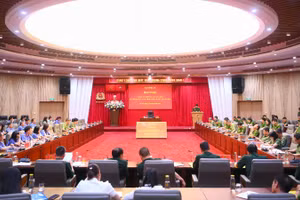 Toàn cảnh hội nghị.