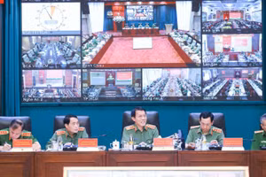 Đại tướng Lương Tam Quang chủ trì hội nghị.