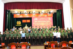 Các đại biểu tham dự hội thảo.