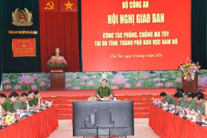 Toàn cảnh hội nghị.