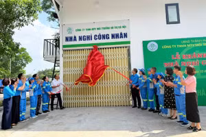 Lễ khánh thành Nhà lưu trú cho công nhân môi trường tại phường Bồ Đề, thành phố Hà Nội.