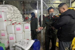 Cơ quan chức năng tạm giữ toàn bộ số hàng hóa để xác minh.