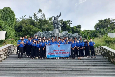 Tuổi trẻ Kiên Giang tổ chức hành trình thăm "địa chỉ đỏ" Di tích lịch sử-thắng cảnh quốc gia Ba Hòn.