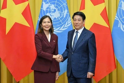 Chủ tịch nước Lương Cường và bà Pauline Tamesis, Điều phối viên thường trú Liên hợp quốc tại buổi tiếp Điều phối viên Thường trú và các Trưởng đại diện các tổ chức LHQ Việt Nam hôm 18/9. (Ảnh: THỦY NGUYÊN)