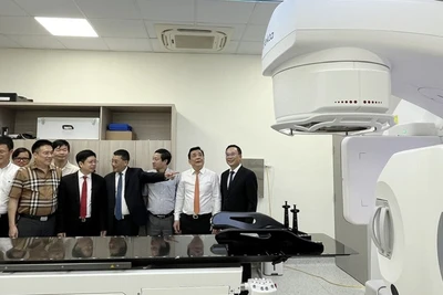 Các đại biểu thăm quan Hệ thống xạ trị gia tốc và CT mô phỏng 4D tại cơ sở Tam Hiệp, Bệnh viện K.