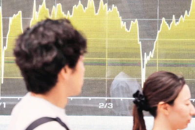 Thị trường chứng khoán phản ứng thận trọng trước thông báo áp thuế mới của Mỹ.