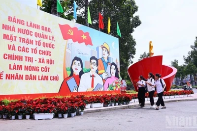 Khu vực trước cổng Trung tâm hội nghị tỉnh Đồng Nai được trang trí chào mừng Đại hội đại biểu Đảng bộ tỉnh lần thứ I, nhiệm kỳ 2025-2030.