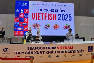 Chương trình giới thiệu sản phẩm thủy sản xuất khẩu cho người Việt tại Hội chợ Vietfish 2025. (Ảnh: THANH YẾN)