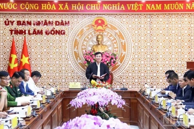 Chủ tịch Ủy ban nhân dân tỉnh Lâm Đồng chủ trì cuộc họp với các sở ngành, đơn vị, địa phương về phương án xây dựng, sửa chữa nhà ở cho các gia đình bị thiệt hại mưa lũ vừa qua.