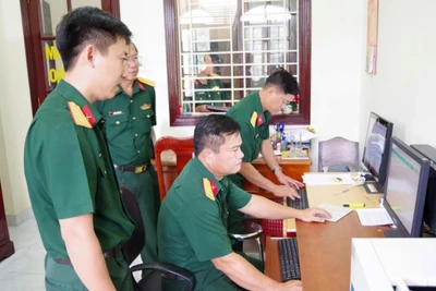 Đoàn công tác của Quân khu 9 kiểm tra chuyển đổi số tại các cơ quan, đơn vị thuộc Bộ Chỉ huy quân sự tỉnh Vĩnh Long.